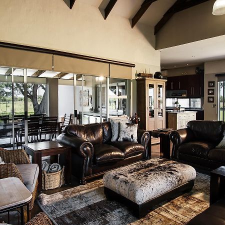 Buffalo Thorn Tree Lodge Swartruggens Exterior foto