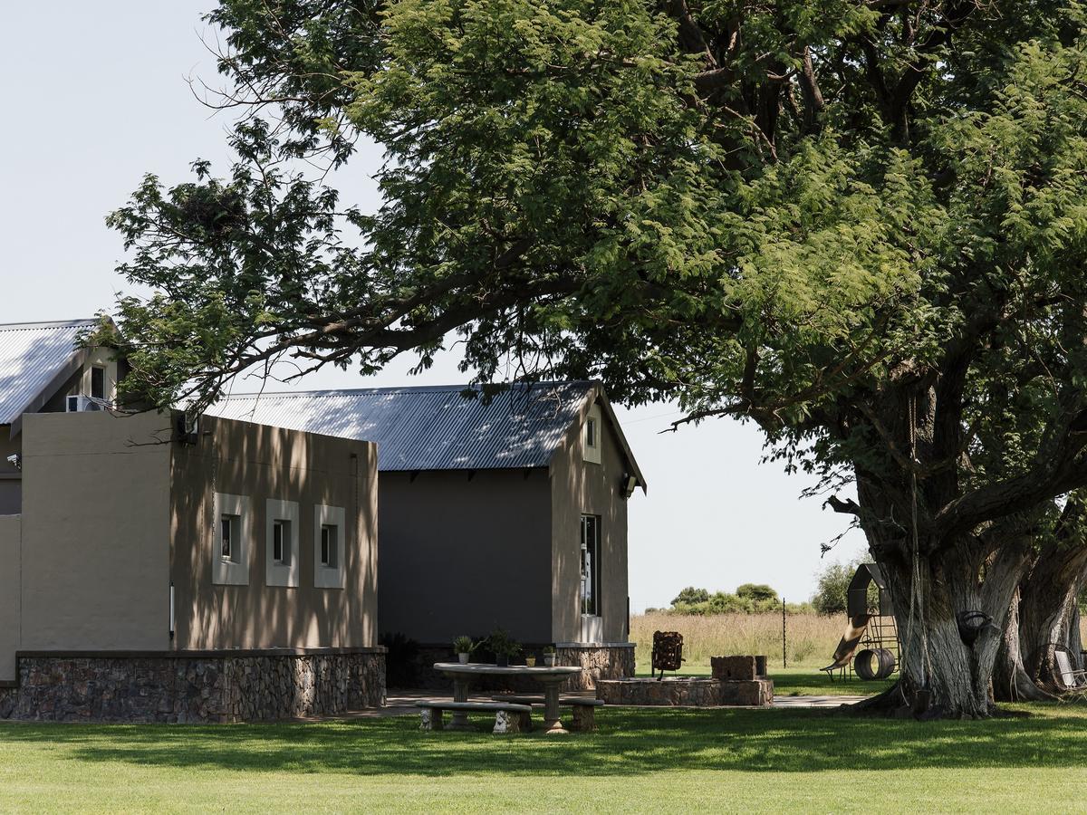Buffalo Thorn Tree Lodge Swartruggens Exterior foto